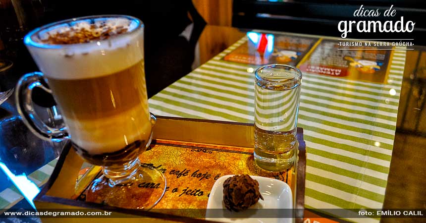 Uma das várias opções de cafés e chocolates quente na Casa da Velha Bruxa. Uma das várias opções de cafés e chocolates quente na Casa da Velha Bruxa.