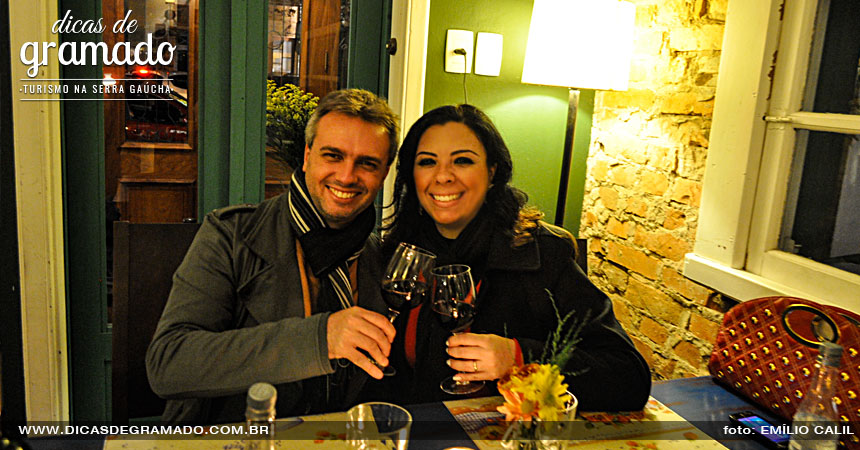 Aline e eu no bistrô Josephina em Gramado Aline e eu no bistrô Josephina em Gramado