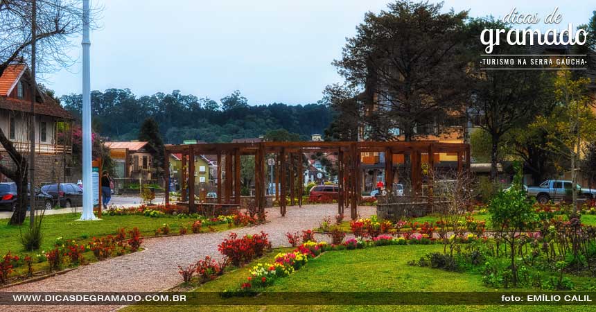 Passeios gratuitos em Gramado: Praça das Etnias Passeios gratuitos em Gramado: Praça das Etnias