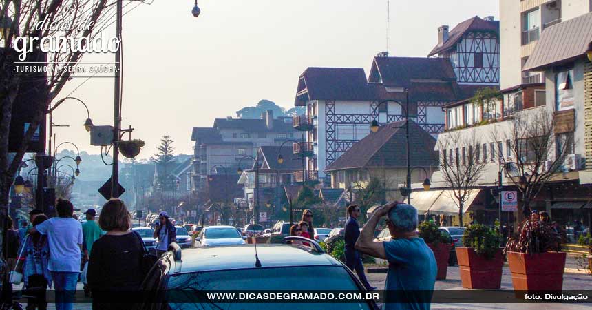 Gramado em outubro tem temperaturas mais amenas e agradáveis. Gramado em outubro tem temperaturas mais amenas e agradáveis.